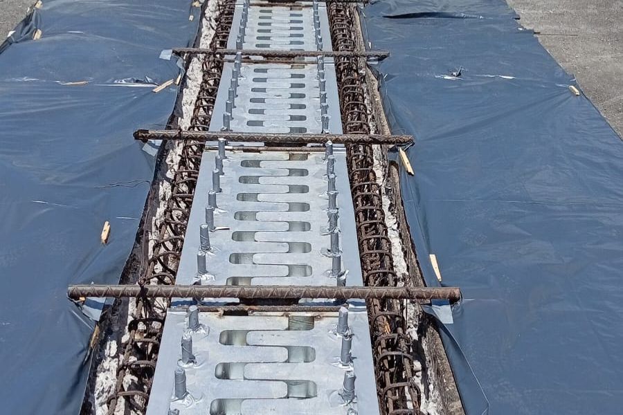 Colocación de juntas de calzada en libramiento progreso